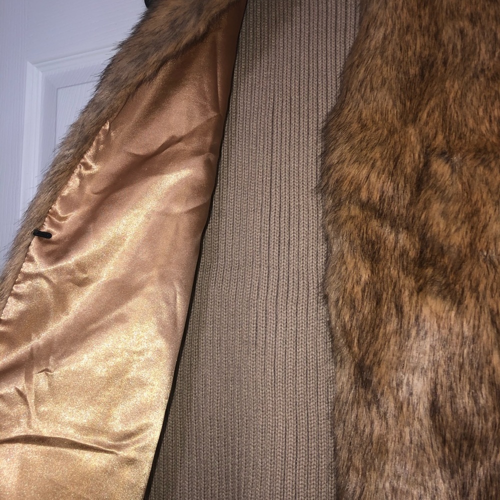 Fur vest! - Picture 3 of 4
